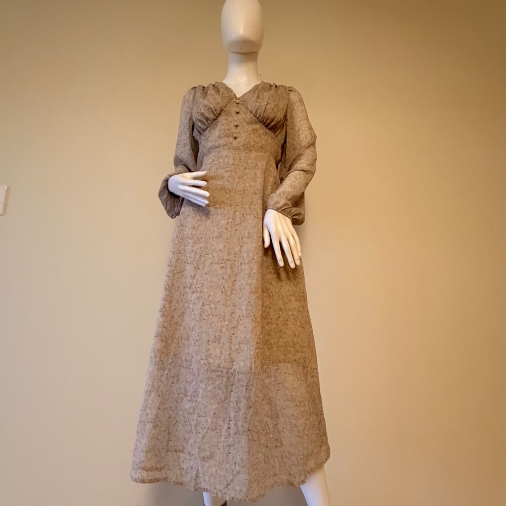 NWT Dazy Women's Floral V-Neck Maxi Dress Beige Ditsy‎ Print Long Sleeve Size M